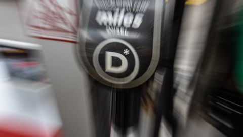 Hüppeliselt kallinenud diislikütus viib Eesti tarbijate taskust sadu miljoneid eurosid