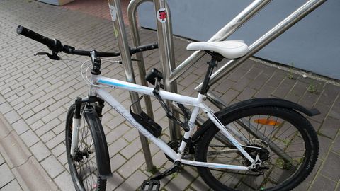 HUMOORIKAS KLÕPS ⟩ Nalja nabani! Jalgratas, mille detail pani möödujad muigama