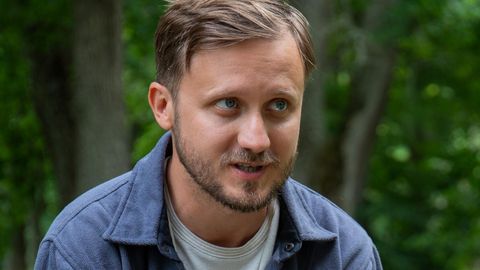 Mikk Jürjens lahkub Tallinna linnateatrist: minu teekond näitlejana on olnud kummaline, suurte tõusude ja mõõnadega