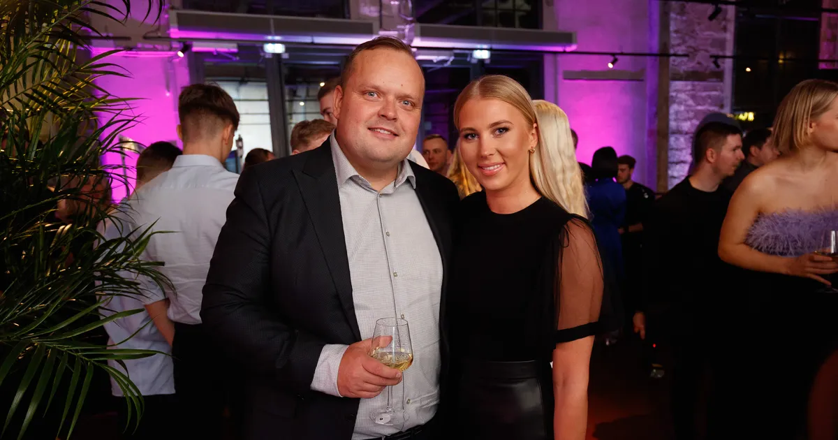 ROMANTIKA! ⟩ Andres Puusepp võttis abikaasaga pärast pulmi aja maha luksusvillas