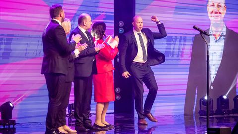 KESKPÄEVATUND ⟩ Eesti 200 on igasugused lootused oma tuleviku suhtes maha matnud