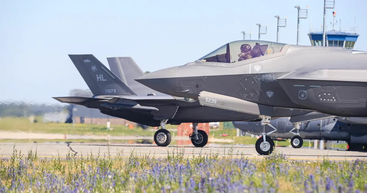 AGO RAUDSEPP ⟩ Kunagi olid meil lennukid ja allveelaevad, nüüd on maksuküüru kaotamine ja Siuru