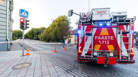 Päästjad aitasid Emajõkke hüpanud mehe kaldale ja kustutasid tulekahjusid