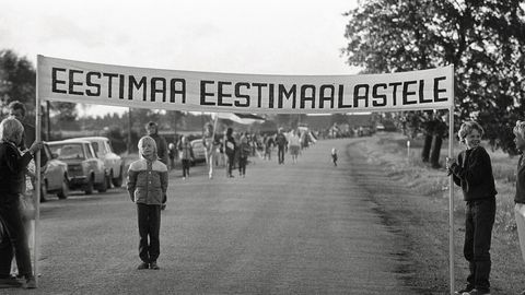 JAAK VALGE ⟩ Edasi odavtööjõu majanduse ja eesti keele kasutusala kitsenemise suunas! Hurraa!