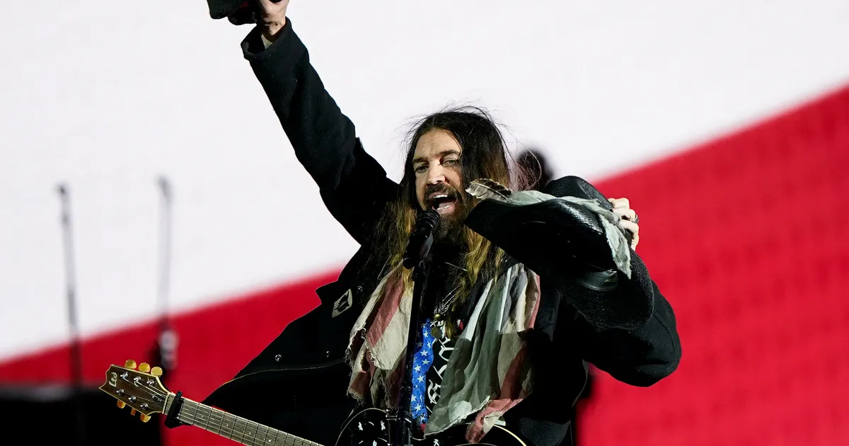 Kantristaar Billy Ray Cyrus kaitseb Donald Trumpi: presidendiks olemine on ränk töö