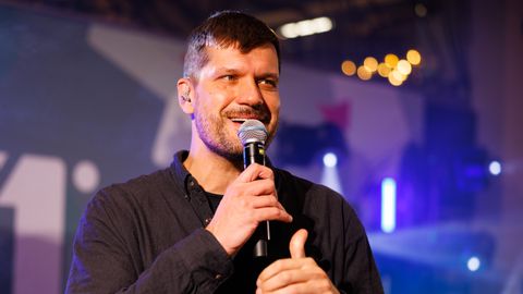 TEGI UUE SUHTE AVALIKUKS? ⟩ Räppar Reket jagab ühismeedias armsat fotot