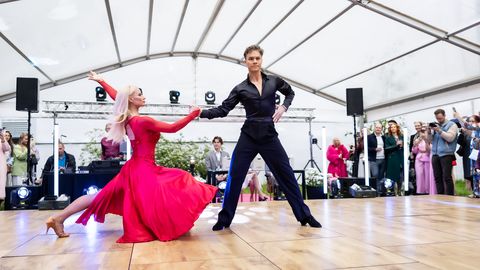 HULLJULGE TEEKOND ⟩ Telekaamera ees antud lubadus viis raudse tahtejõuga Evelini maailmameistri käte vahele