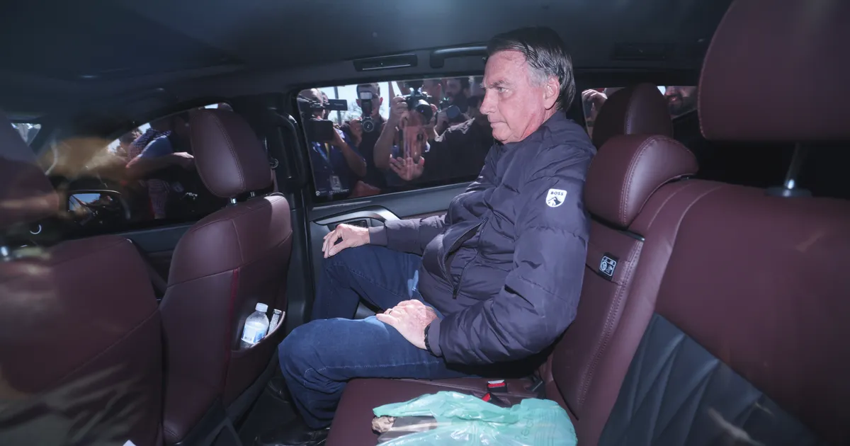 Brasiilia ekspresident Bolsonaro lubati koduaresti