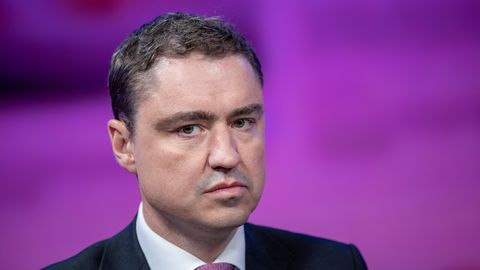 Taavi Rõivasel uus kaaslane? Ekspeaministrit märgati Muhus salapärase naisega