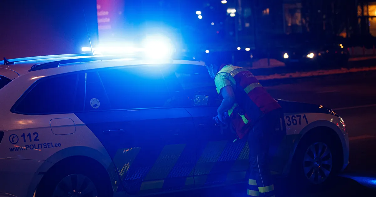 Kraavi sõitnud autost viidi kaks noort haiglasse