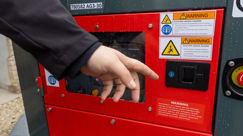 Kogu Tartu elektrita jätnud katkestus pani linnavalitsuse tegutsema kortermajadega