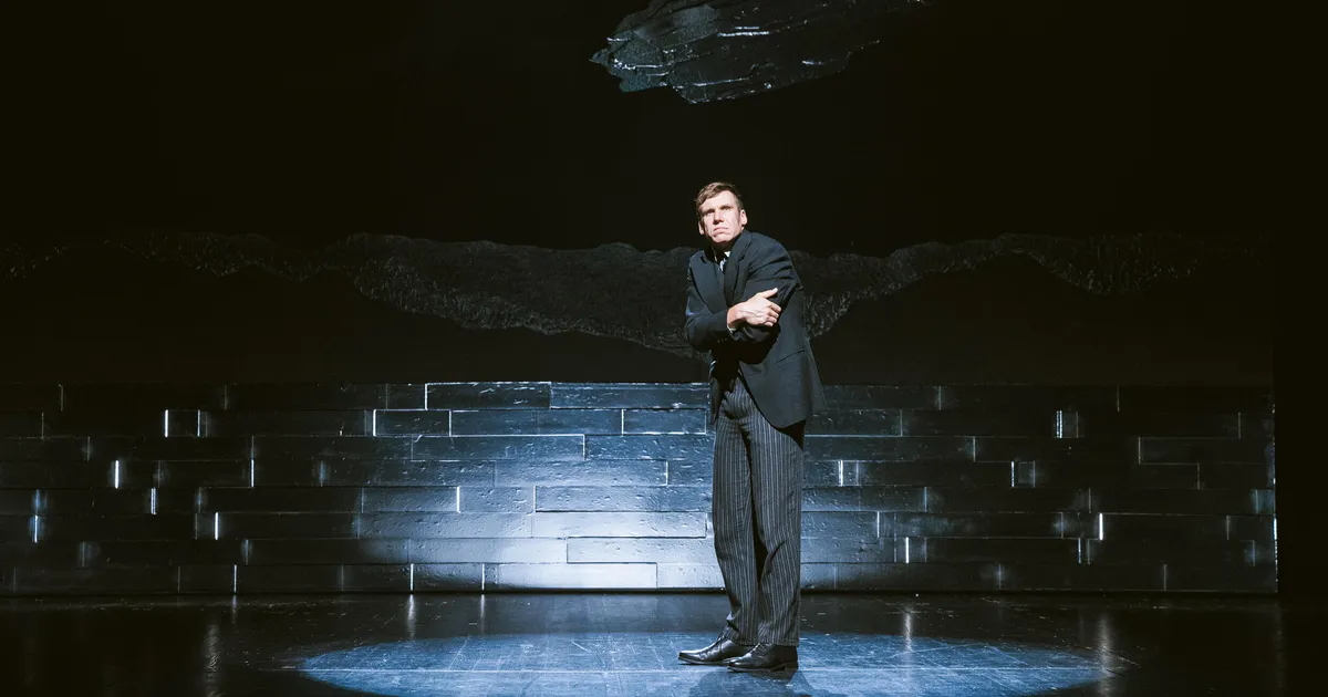 VIDEOINTERVJUU ⟩ Parim meespeaosatäitja Rasmus Kaljujärv: ma vaatasin rolliks valmistudes iga päev Konrad Mägi maale