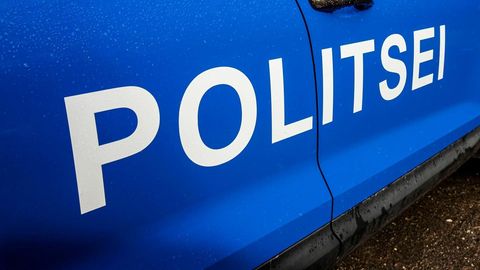 Tallinna parkides levivad QR‑koodid, mis värbavad teismelisi narkokulleriteks