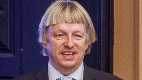 KAS OSTAKSID? ⟩ Rain Epler disainis legendaarsele Maiuspalale enda näoga liköörikommide versiooni