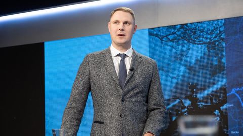 RAIMOND KALJULAID ⟩ Minister Tsahkna, kes on need «paksud kassid»? Välispoliitika lubamine teismeliste tasemele on ohtlik