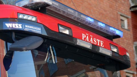 FOTOD JA VIDEO ⟩ Lasnamäel põles prügisorteerimiskoht