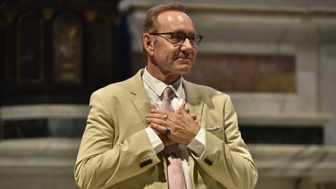 Kevin Spacey esineb intiimse jutu- ja muusikaprogrammiga Tallinnas
