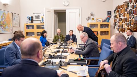 Riigikogulased tahavad kaitseväe luurekeskusele vastuluure pädevust, Oidsalu näeb selles meediaoperatsiooni