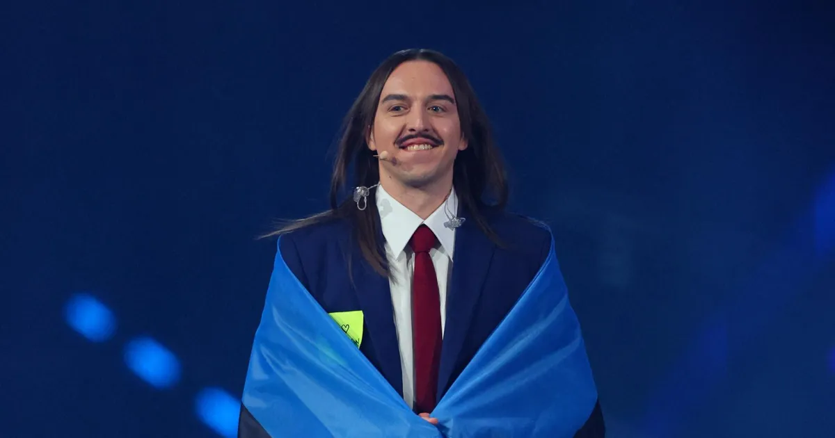 VIDEO ⟩ Uus lugu ja kummaline vihje: kas Tommy Cash ei suuda Eurovisioonist lahti lasta?