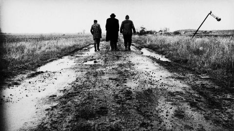 KINDEL LAKS ⟩ Ungari poripoeetikast Eesti tehnokunstini