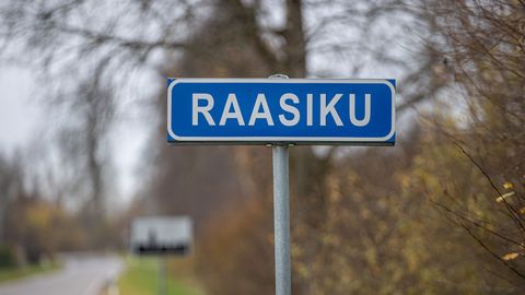 Raasikul luusivad kahtlased isikud on kohalikes muret tekitanud: nad varjavad oma nägu ja kannavad kindaid