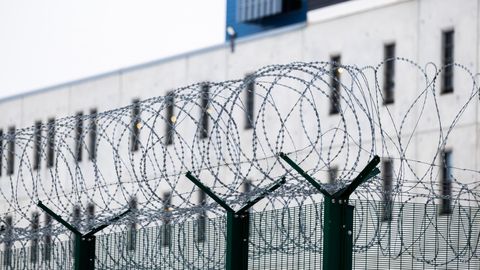 «Lõi mind kaks korda jalaga munadesse!» Konflikti väidetavalt ette näinud kinnipeetav langes rünnaku osaliseks