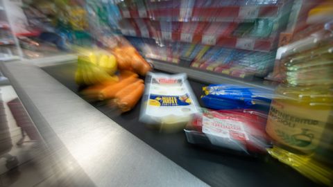 SAMA OSTUKORV, ERINEV HIND ⟩ Väikesed hinnavahed teevad Prismast Coopi kõrval odavama valiku