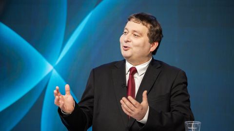 PEETER ESPAK ⟩ Naisi polegi olemas! Eestlaste piinlik püüdlus olla pailaps lõi jälle välja