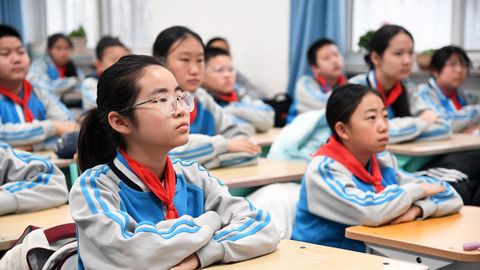 Hiina kõrvaldab koolidest viimasedki jäljed rahvusvähemustest