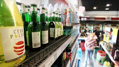 Varssavi jätab napsusõbrad edaspidi öisel ajal kuivale