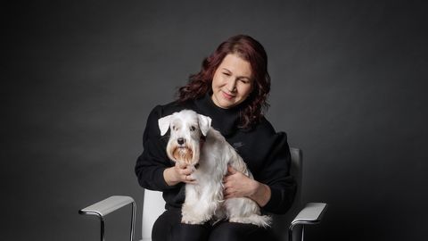 Elu pärast juhtkoera kaotust: kääbusšnautser Tessa aitab pimedal perenaisel taas maailma vallutada