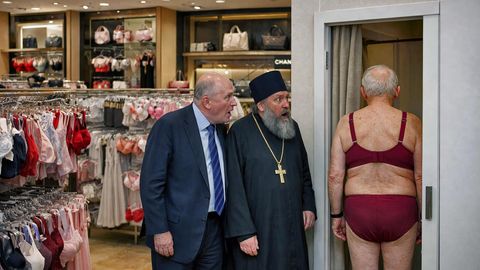 JUURIKAS ⟩ Mees bordoopunases