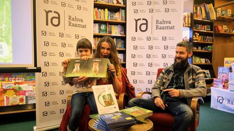 Kuidas rebasekutsikate fotodest kasvas välja lasteraamat