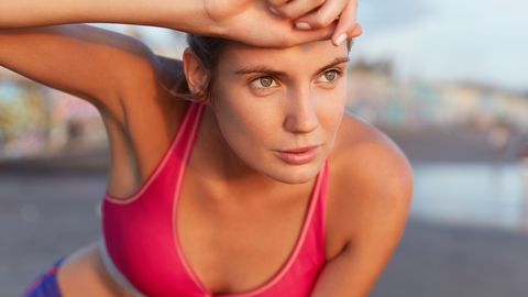 Arvad, et mida rohkem higistad, seda tõhusam on trenn? Tegelik tõde on teine