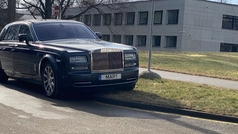 USKUMATU VAATEPILT ⟩ Sünnitusmaja juures parkinud glamuurne luksusauto ajas pealinlased pöördesse