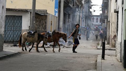 Meeleavaldajad rüüstasid Kuubal kommunistliku partei kontorit
