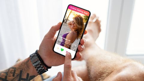 «Sa ikka saad aru, et see tüdruk, kellega sa räägid, ei ole arvatavasti üldse tüdruk?»