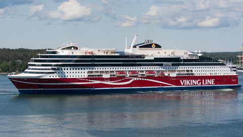Soomes päevakruiisile läinud reisijad sattusid hoopiski Rootsi: laeval tekkis suur nõudlus ühe kindla toote järele