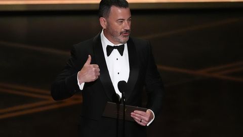 HALB HUUMOR ⟩ Saatejuht Jimmy Kimmel sattus Melania Trumpi suunal tehtud nalja tõttu jälle skandaali