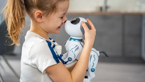 TASUB TEADA ⟩ Teadlased viitavad muret tekitavale suhtele laste ja AI mänguasjade vahel