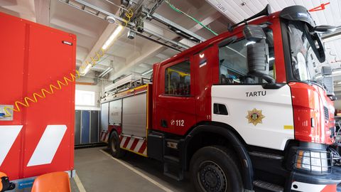 Annelinnas vajas naine rikkis liftist päästmist