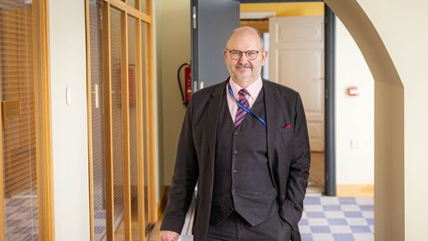 Põhiseaduskomisjon täpsustab toimingupiirangu rikkumise kuriteokoosseisu