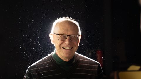 INTERVJUU ⟩ Maailmakuulus näitekirjanik: Teater on nagu püha paik