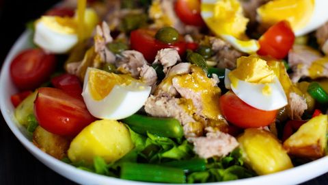 Salatiga saab mängida. Neli särtsakat salatisoovitust toitumisterapeudilt