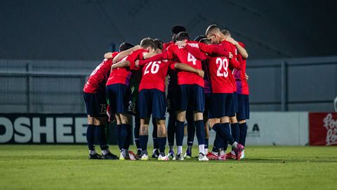 Nigeerlasest jalgpallur langes Leedus pussitamise ohvriks