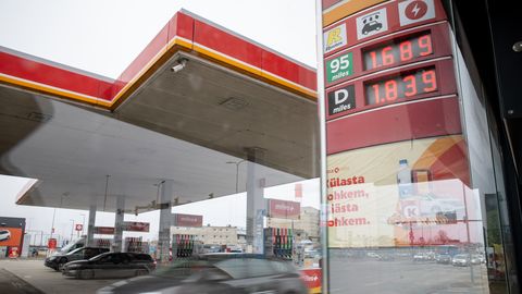 FOTO ⟩ «Sama planeet, erinev hinnatõus...» Tartlane jagab šokeerivat võrdlust Eesti ja Itaalia tanklast