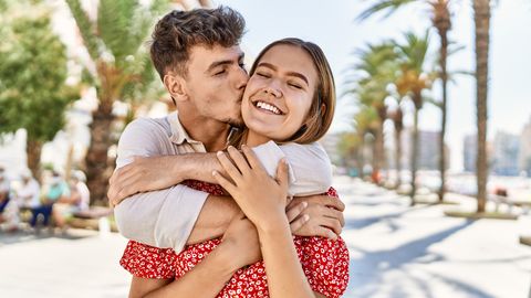 ARMASTADES POOLVENDA ⟩ «Suudlus murdis kõik takistused!» Hispaanlanna soovib armastuse nimel seadust muuta