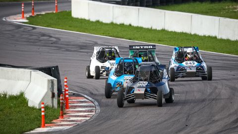 CORNER 1 ⟩ «Miinuseid ma küll ei leia.» Laur Langeprooniga põnevast krosskardi maailmast