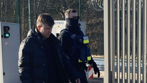 FOTO ⟩ Kapo saatis Eestist välja Vene eriteenistusega kontaktis olnud mehe