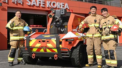 Hyundai ehitas Korea tuletõrjujatele neli vinget robotit